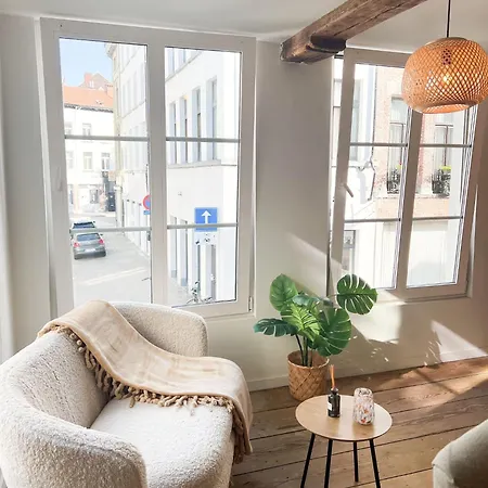 Apartment Rr *